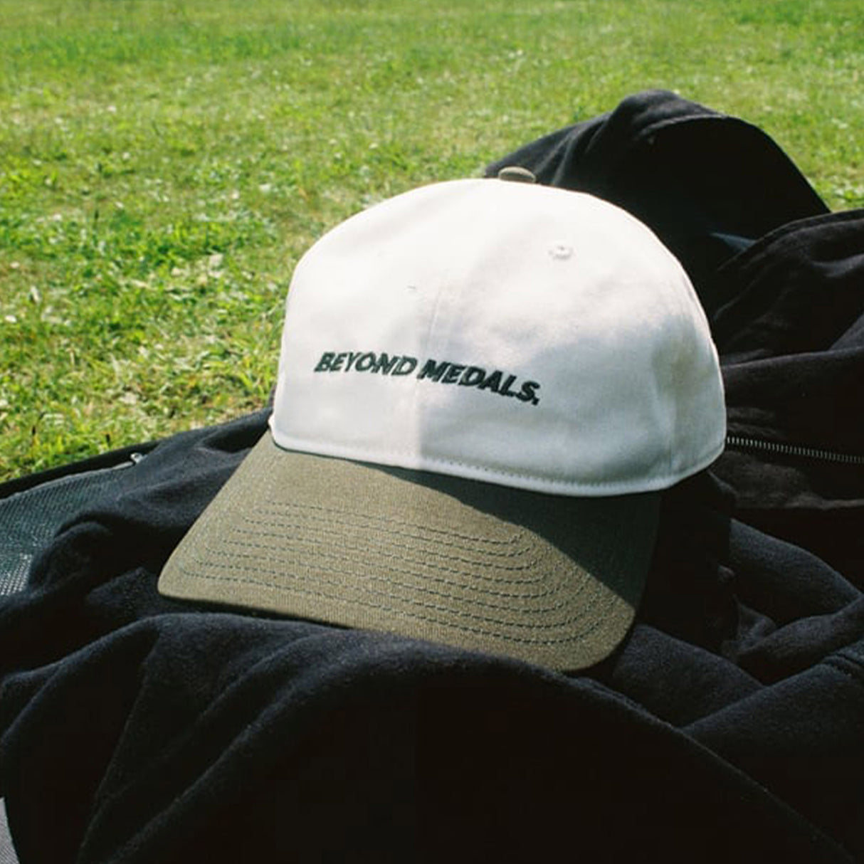 Beyond Medals Ustruktureret Kasket